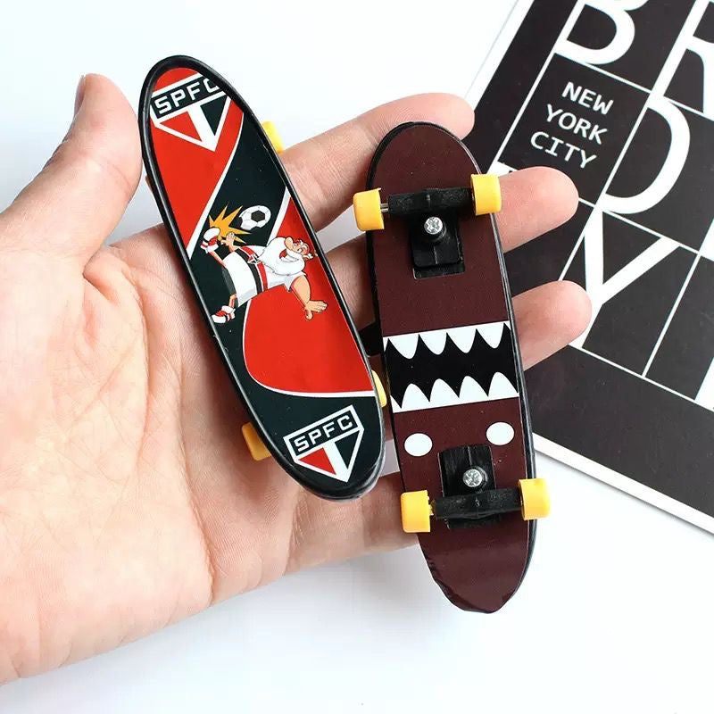 Finger skateboard (12 in a pack)