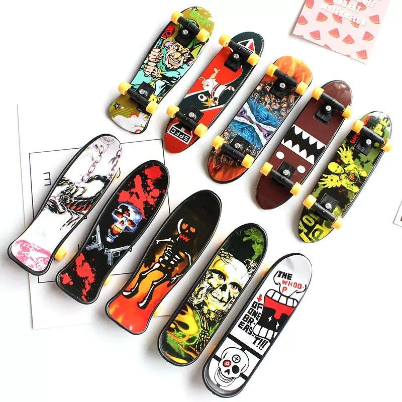 Finger skateboard (12 in a pack)